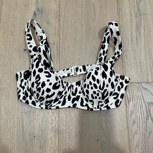 Kona Sol bathing suit top in great condition.